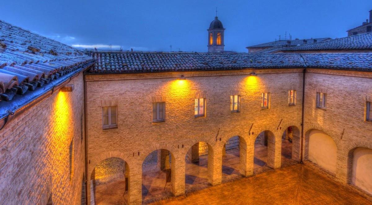B&B Le Stanze Del Chiostro Serra deʼ Conti Exterior foto