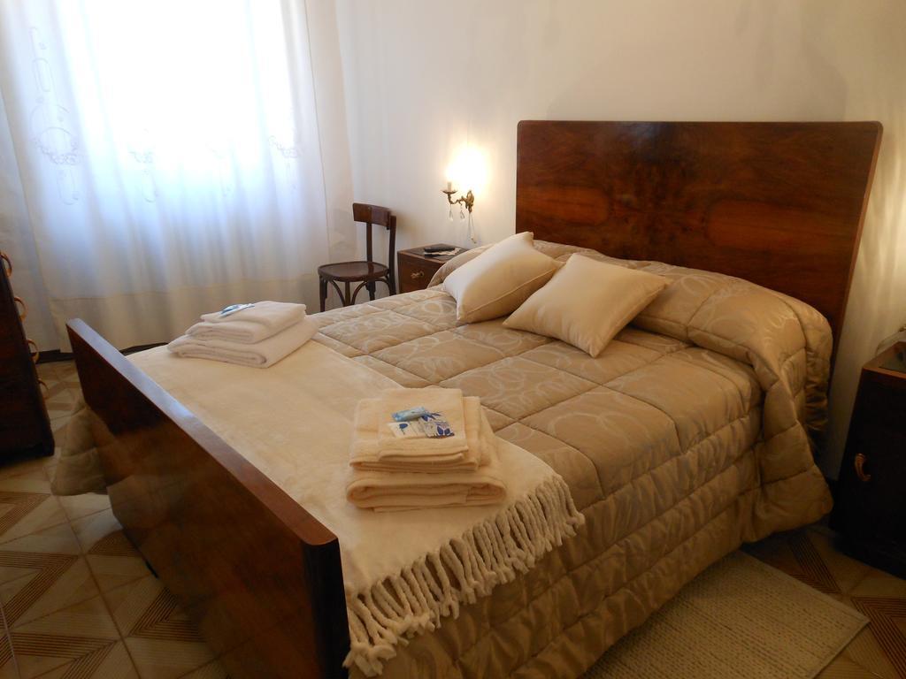 B&B Le Stanze Del Chiostro Serra deʼ Conti Exterior foto