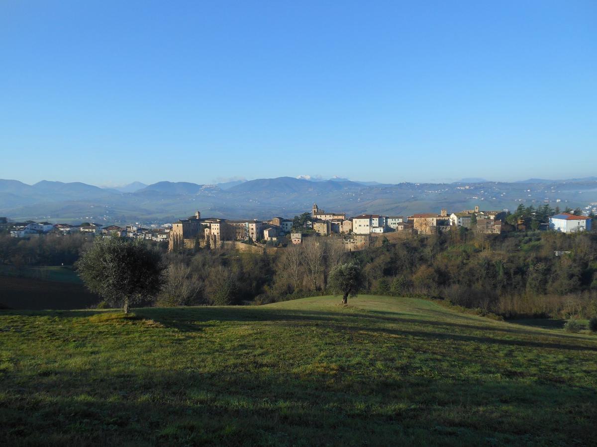 B&B Le Stanze Del Chiostro Serra deʼ Conti Exterior foto